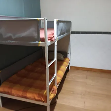 In - Bed 17 In A 6-bed Mixed Vendégház Sintra